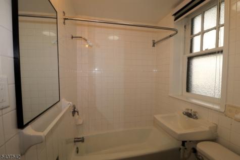 160 New York Avenue Newark NJ 07105