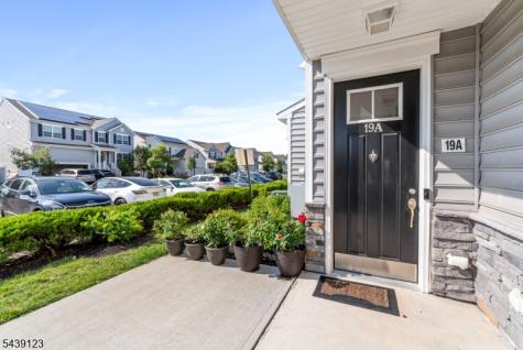 19 Tippet Street Hillsborough NJ 08844
