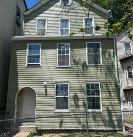 7 Circle Avenue Paterson NJ 07522