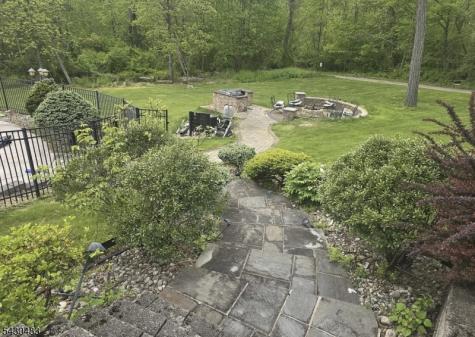 77 Taylortown Road Montville NJ 07045