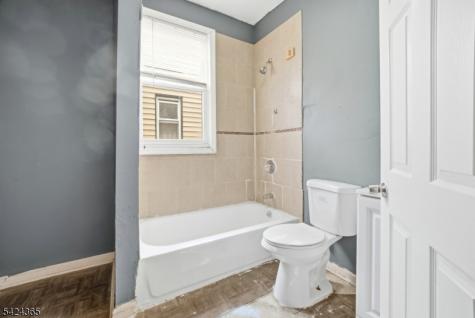 375 6TH Avenue Newark NJ 07107