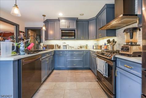 32 Whittier Terrace Bloomfield NJ 07003