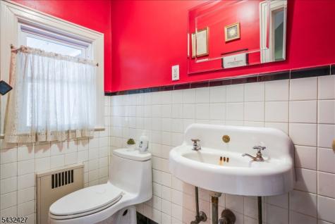 32 Whittier Terrace Bloomfield NJ 07003