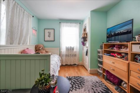 32 Whittier Terrace Bloomfield NJ 07003
