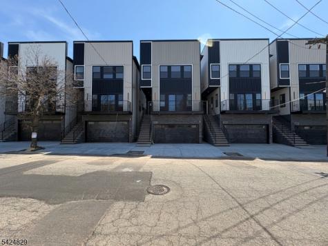 262 Hunterdon Street Newark NJ 07103