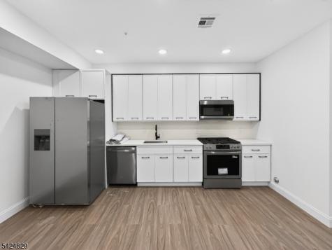262 Hunterdon Street Newark NJ 07103