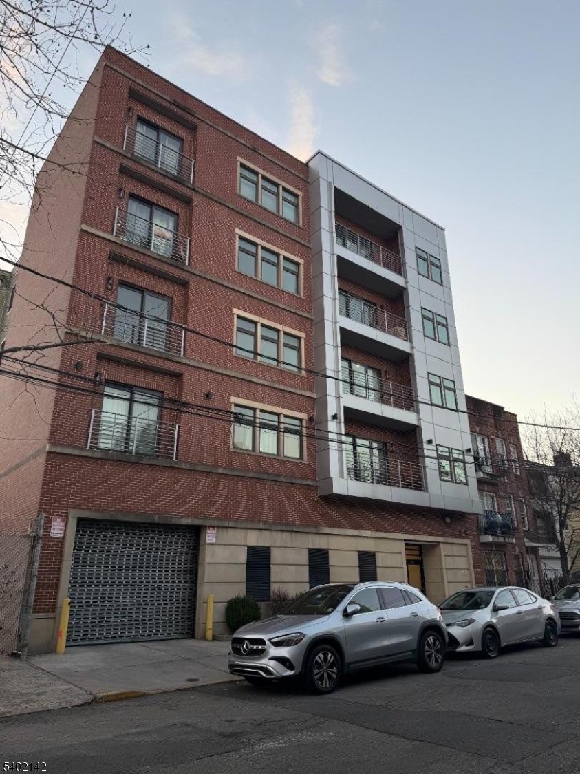 84 Walnut Street Newark NJ 07102