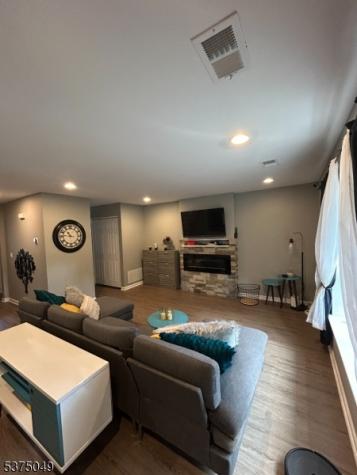 448 Saint Giles Court Franklin NJ 08873