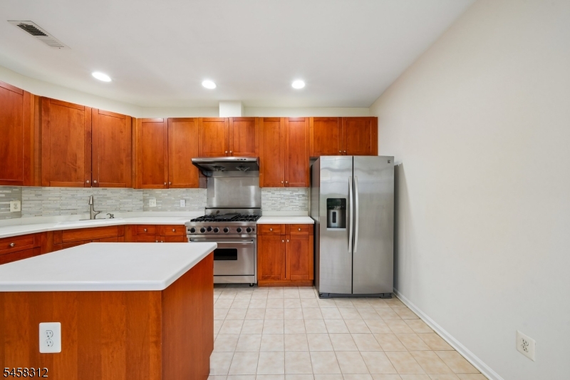 611 Binghampton Lane Livingston NJ 07039