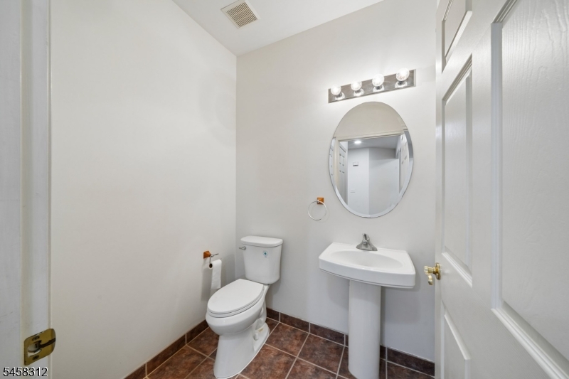 611 Binghampton Lane Livingston NJ 07039
