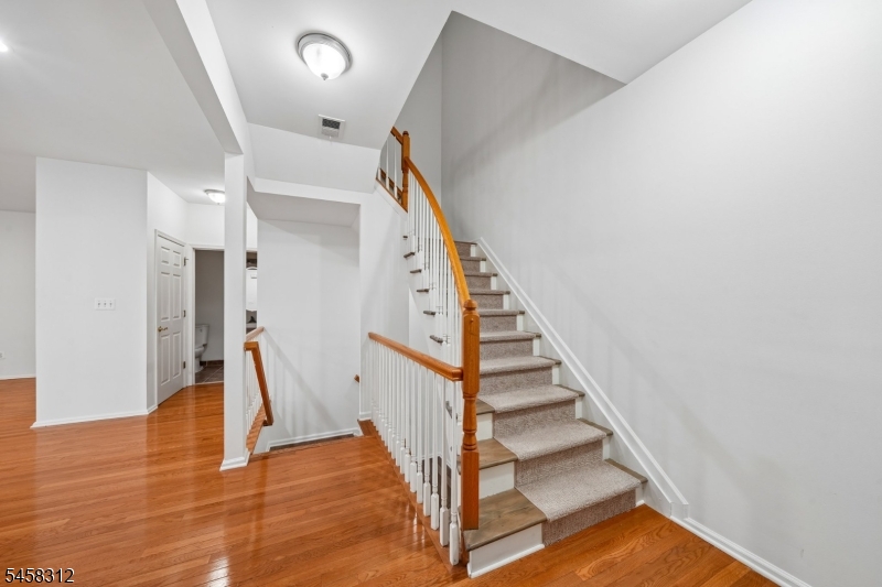 611 Binghampton Lane Livingston NJ 07039