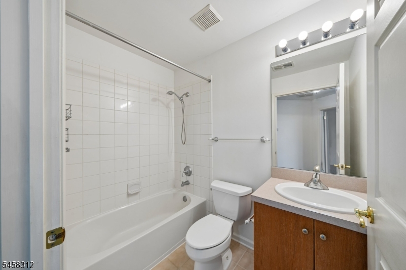 611 Binghampton Lane Livingston NJ 07039