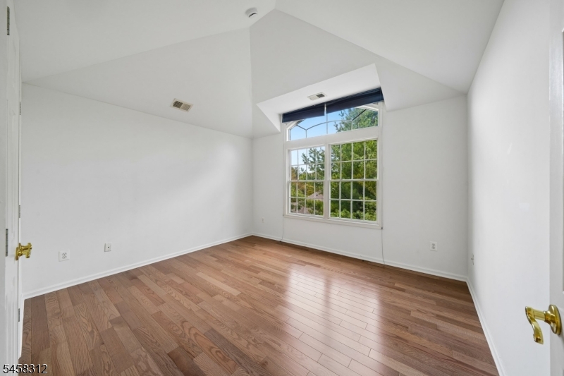 611 Binghampton Lane Livingston NJ 07039