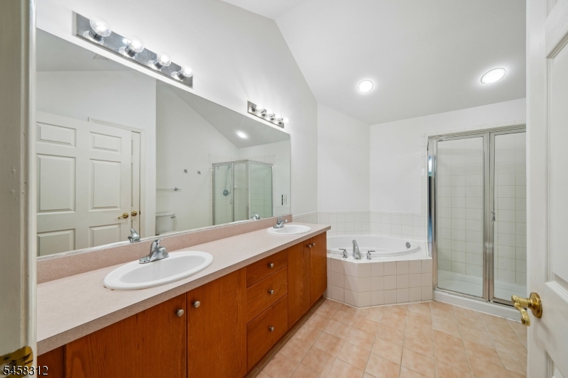 611 Binghampton Lane Livingston NJ 07039