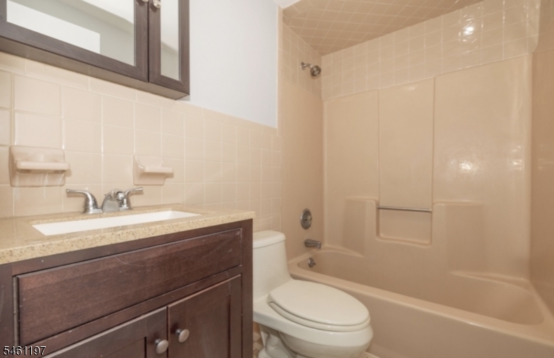 174 Washington Avenue Nutley NJ 07110