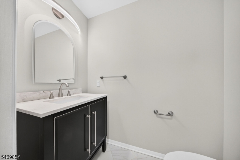 33 Highmount Avenue Warren NJ 07059