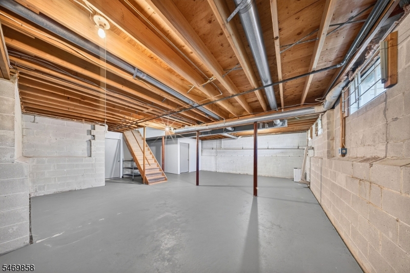 33 Highmount Avenue Warren NJ 07059