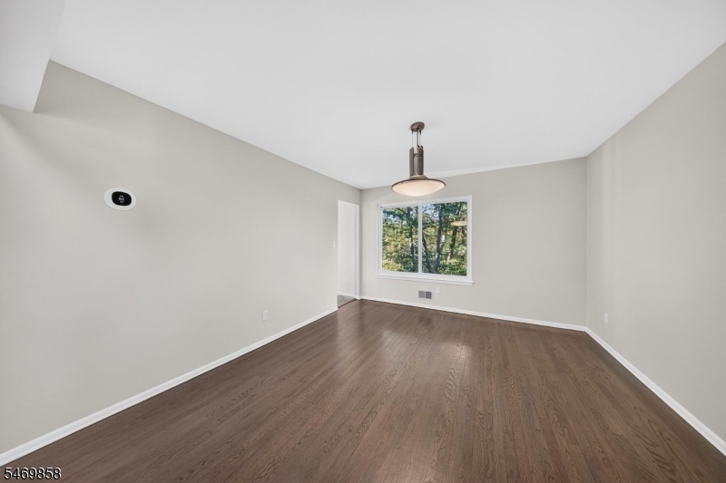 33 Highmount Avenue Warren NJ 07059