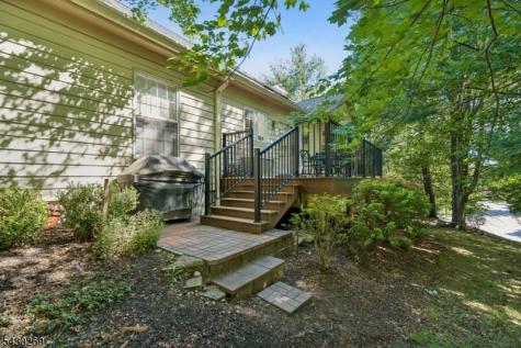 8 Morgan Court Morris NJ 07960