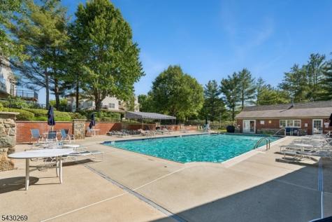 8 Morgan Court Morris NJ 07960
