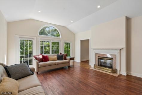 8 Morgan Court Morris NJ 07960