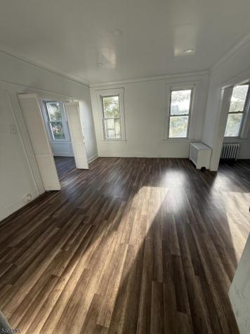 85 Sunnyside Terrace East Orange NJ 07018