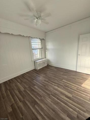 85 Sunnyside Terrace East Orange NJ 07018