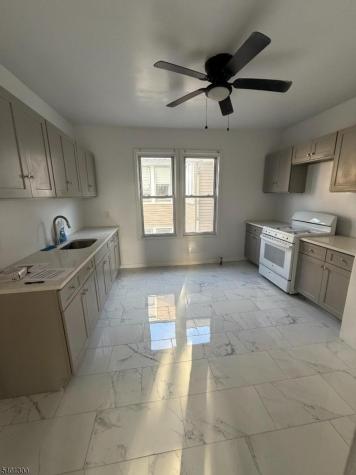 85 Sunnyside Terrace East Orange NJ 07018