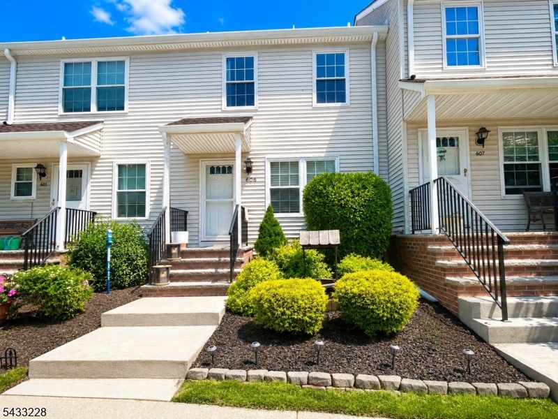 606 Wedgewood Circle Raritan NJ 08822