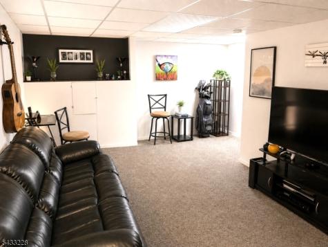 606 Wedgewood Circle Raritan NJ 08822