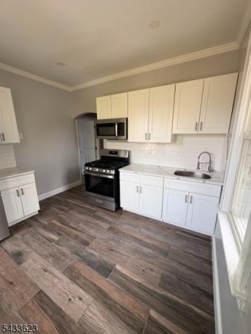 197 Hansbury Avenue Newark NJ 07112