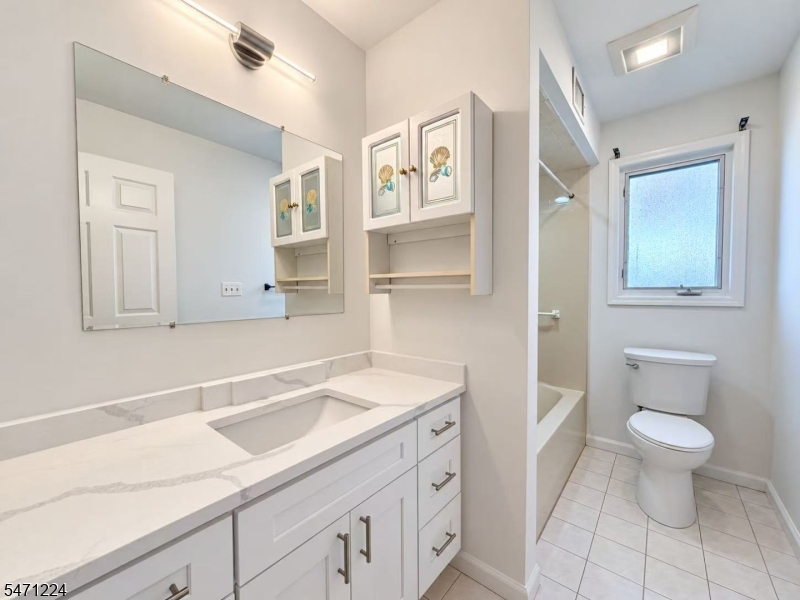 31 Leo Place Lodi NJ 07644