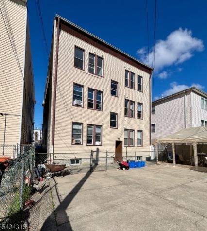 7 Franklin Avenue Harrison NJ 07029