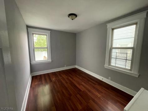 8 Treacy Avenue Newark NJ 07108