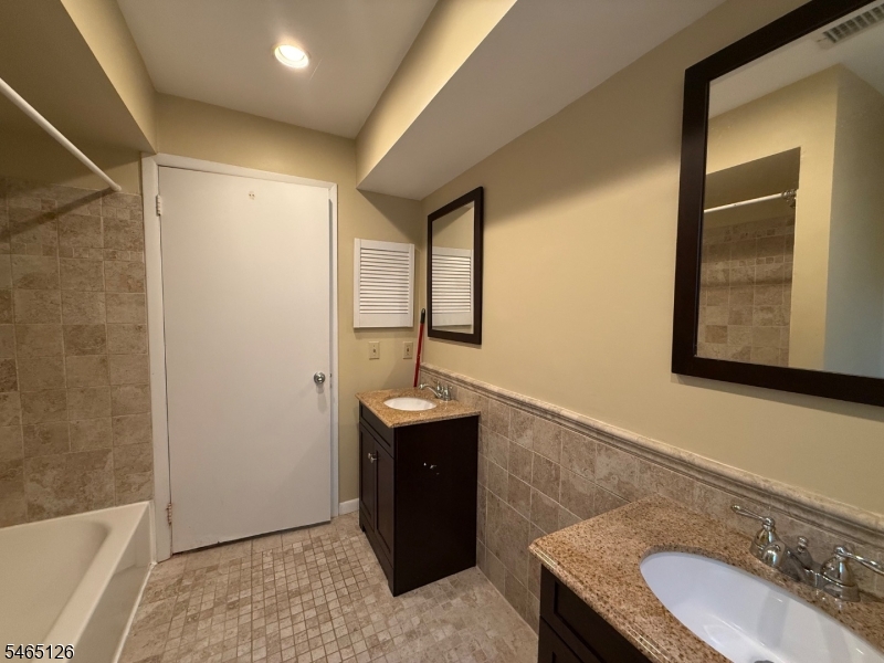 112 Lowell Court West Windsor NJ 08540
