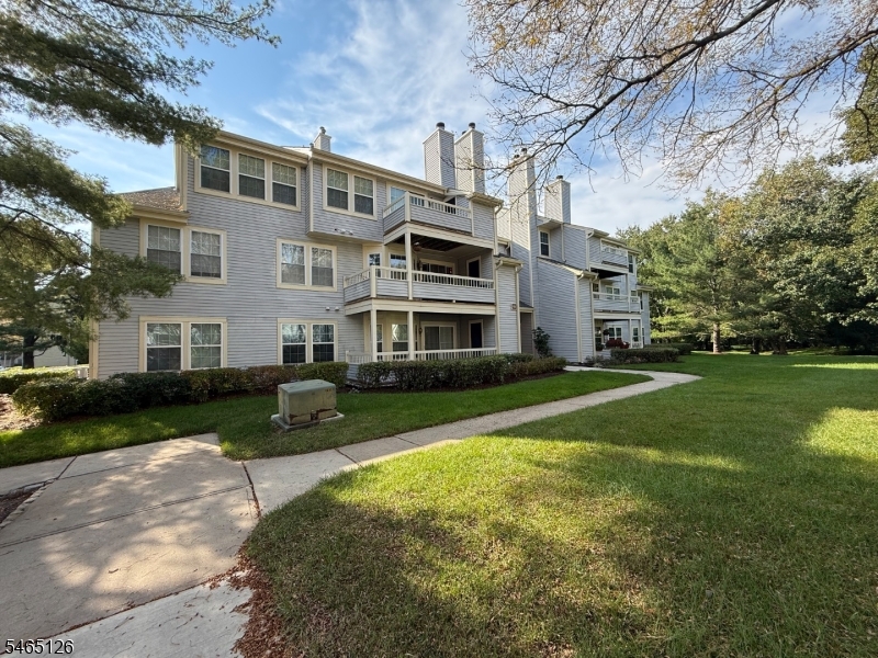 112 Lowell Court West Windsor NJ 08540