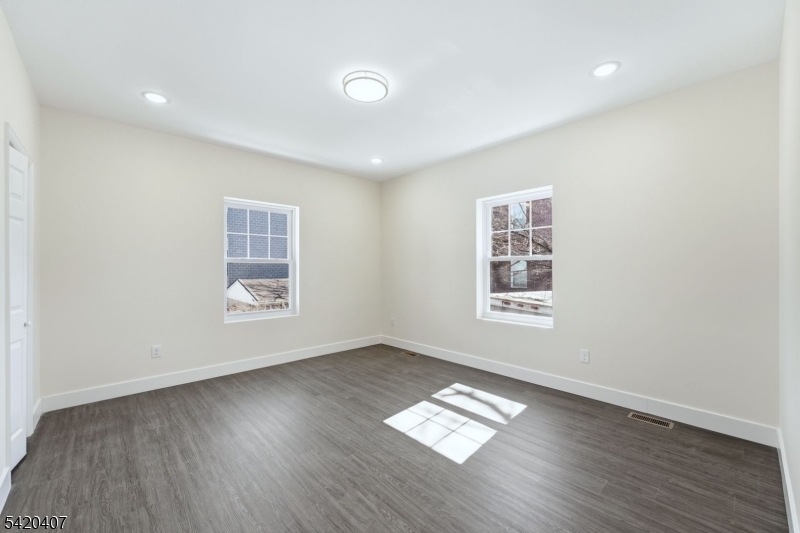 392 S 19th Street Newark NJ 07103