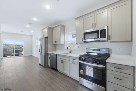 392 S 19th Street Newark NJ 07103