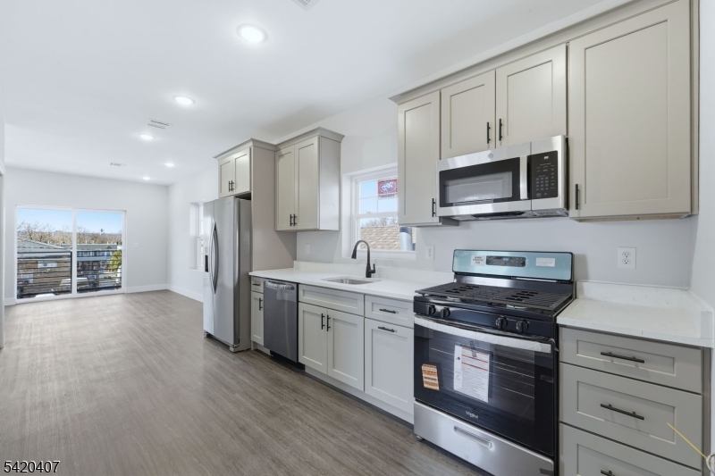 392 S 19th Street Newark NJ 07103