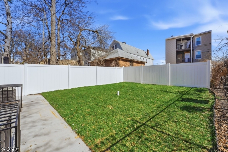 392 S 19th Street Newark NJ 07103