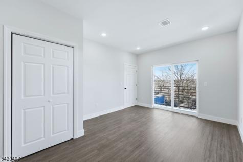392 S 19th Street Newark NJ 07103
