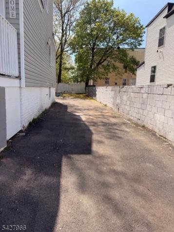 392 14TH Avenue Irvington NJ 07111