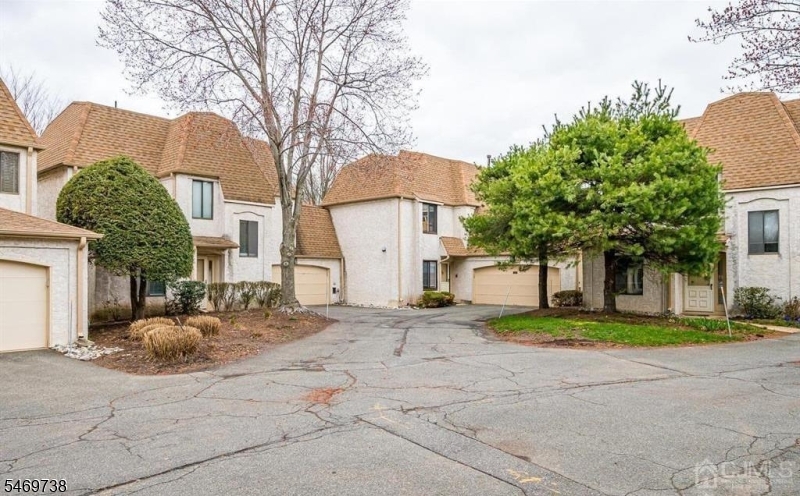 71 Park Gate Drive Edison NJ 08820