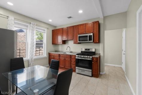 72 Seymour Avenue Newark NJ 07108