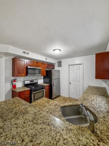 81 Summer Avenue Newark NJ 07104
