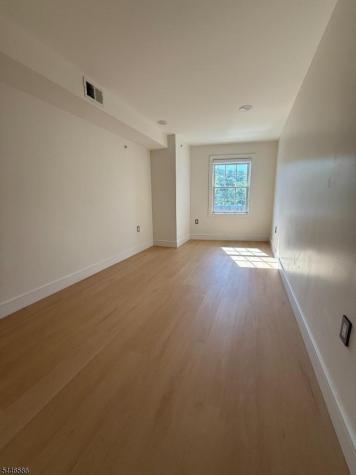 627 Valley Road Montclair NJ 07043
