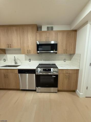 627 Valley Road Montclair NJ 07043