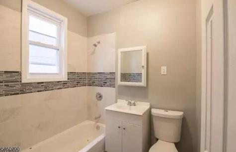 127 Brookwood Street East Orange NJ 07018