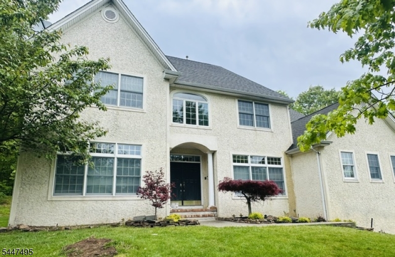 8 Pring Court West Orange NJ 07052