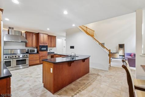 8 Pring Court West Orange NJ 07052